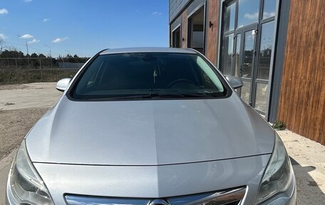 Opel Astra J, 2010 год, 850 000 рублей, 3 фотография