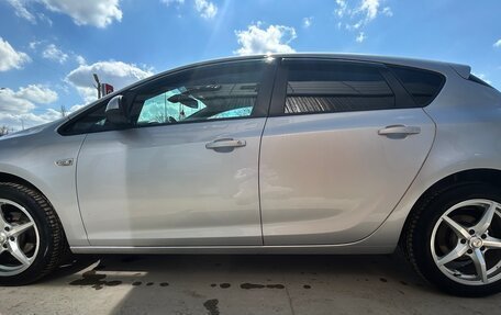 Opel Astra J, 2010 год, 850 000 рублей, 6 фотография