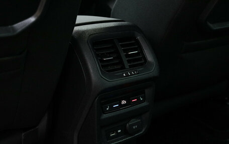 Volkswagen Tiguan II, 2018 год, 2 750 000 рублей, 9 фотография