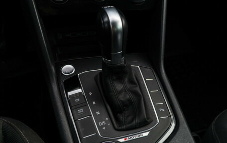 Volkswagen Tiguan II, 2018 год, 2 750 000 рублей, 18 фотография