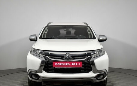 Mitsubishi Pajero Sport III рестайлинг, 2017 год, 2 990 000 рублей, 2 фотография