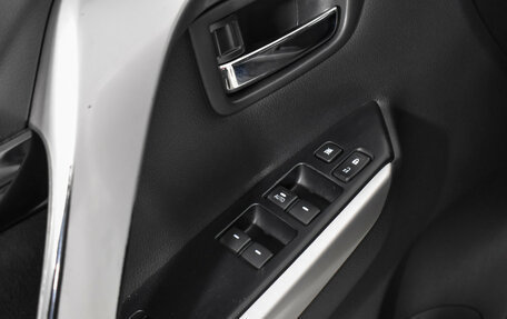 Mitsubishi Pajero Sport III рестайлинг, 2017 год, 2 990 000 рублей, 10 фотография