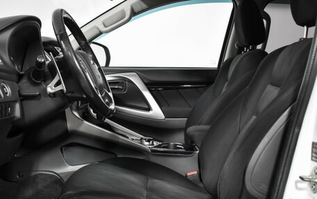 Mitsubishi Pajero Sport III рестайлинг, 2017 год, 2 990 000 рублей, 12 фотография