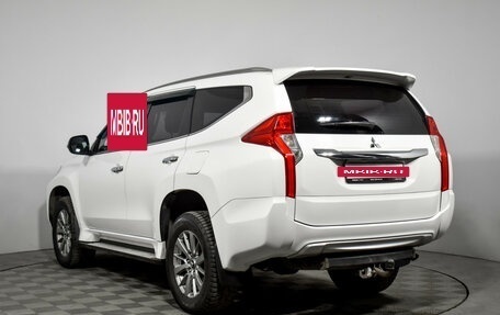 Mitsubishi Pajero Sport III рестайлинг, 2017 год, 2 990 000 рублей, 7 фотография