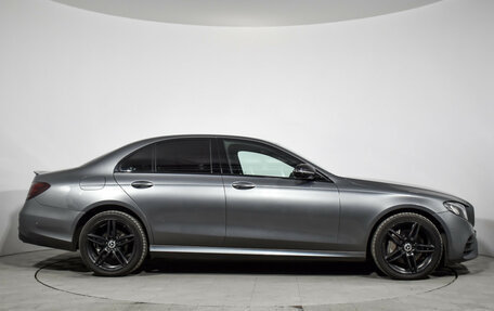 Mercedes-Benz E-Класс, 2018 год, 3 178 900 рублей, 4 фотография