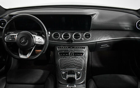 Mercedes-Benz E-Класс, 2018 год, 3 178 900 рублей, 16 фотография