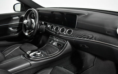 Mercedes-Benz E-Класс, 2018 год, 3 178 900 рублей, 15 фотография