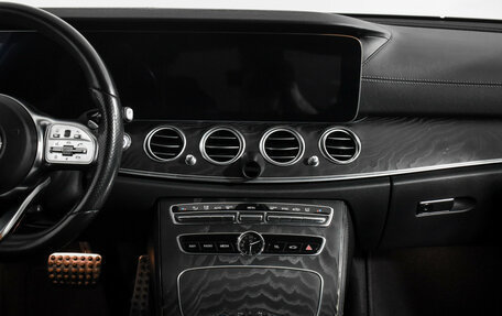 Mercedes-Benz E-Класс, 2018 год, 3 178 900 рублей, 18 фотография