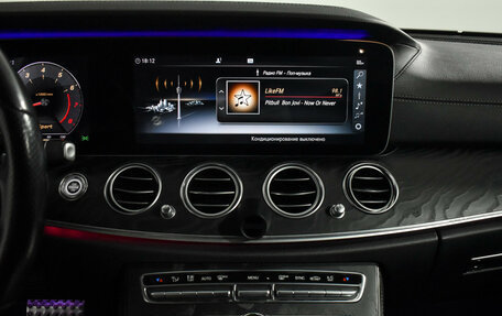 Mercedes-Benz E-Класс, 2018 год, 3 178 900 рублей, 19 фотография