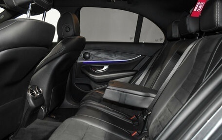 Mercedes-Benz E-Класс, 2018 год, 3 178 900 рублей, 14 фотография