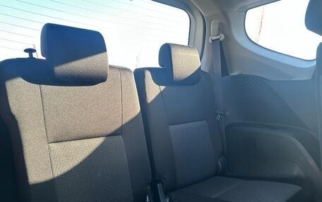 Toyota Sienta II, 2018 год, 1 209 000 рублей, 27 фотография