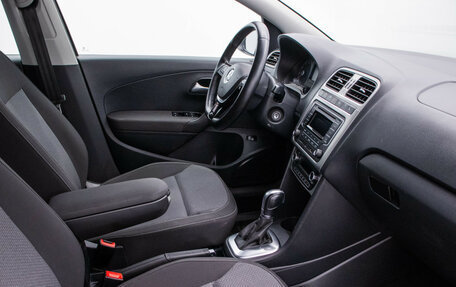 Volkswagen Polo VI (EU Market), 2018 год, 1 340 000 рублей, 9 фотография