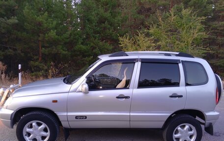 Chevrolet Niva I рестайлинг, 2003 год, 590 000 рублей, 5 фотография