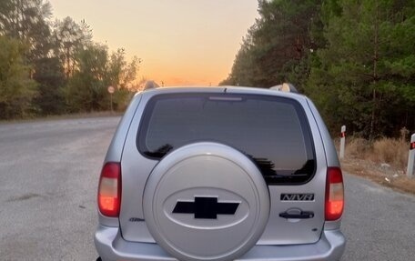 Chevrolet Niva I рестайлинг, 2003 год, 590 000 рублей, 4 фотография