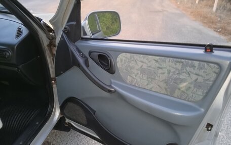 Chevrolet Niva I рестайлинг, 2003 год, 590 000 рублей, 22 фотография