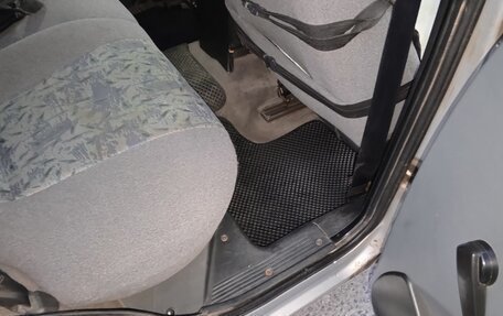 Chevrolet Niva I рестайлинг, 2003 год, 590 000 рублей, 24 фотография