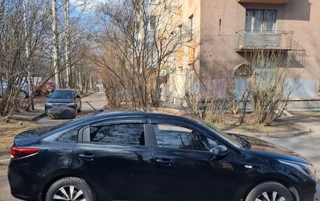 KIA Rio IV, 2017 год, 988 000 рублей, 3 фотография