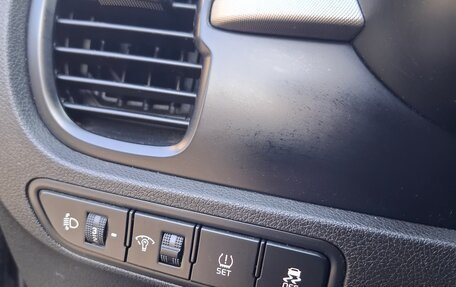 KIA Rio IV, 2017 год, 988 000 рублей, 10 фотография