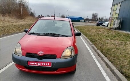 Toyota Yaris I рестайлинг, 2001 год, 395 000 рублей, 1 фотография