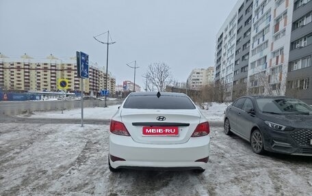 Hyundai Solaris II рестайлинг, 2016 год, 850 000 рублей, 1 фотография