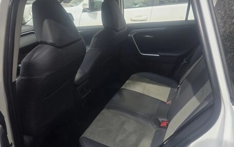 Toyota RAV4, 2025 год, 4 150 000 рублей, 3 фотография