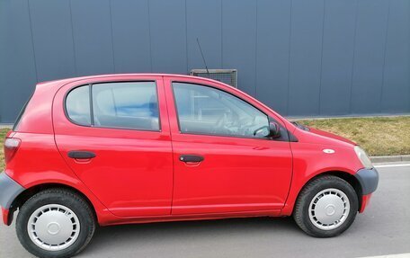 Toyota Yaris I рестайлинг, 2001 год, 395 000 рублей, 8 фотография