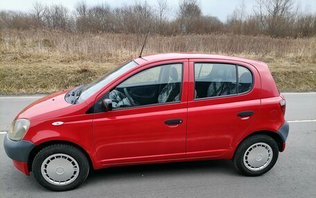 Toyota Yaris I рестайлинг, 2001 год, 395 000 рублей, 2 фотография