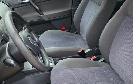 Volkswagen Polo IV рестайлинг, 2005 год, 530 000 рублей, 8 фотография