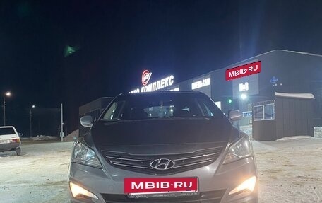 Hyundai Solaris II рестайлинг, 2015 год, 630 000 рублей, 2 фотография