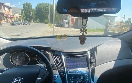 Hyundai Sonata VI, 2013 год, 730 000 рублей, 12 фотография