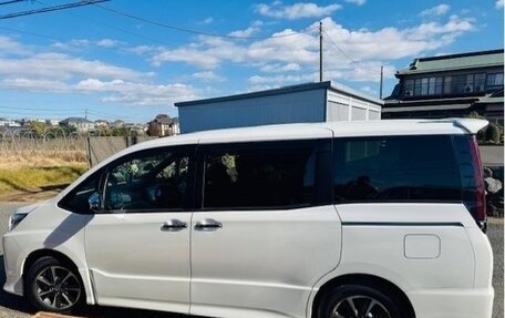 Toyota Noah III, 2021 год, 2 539 000 рублей, 8 фотография