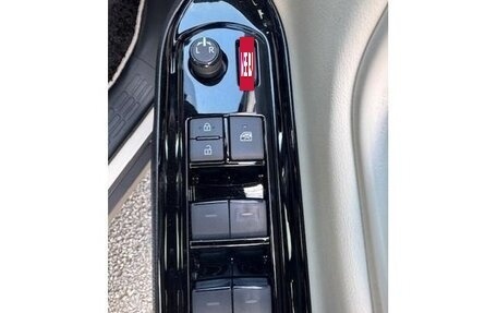 Toyota Noah III, 2021 год, 2 539 000 рублей, 15 фотография