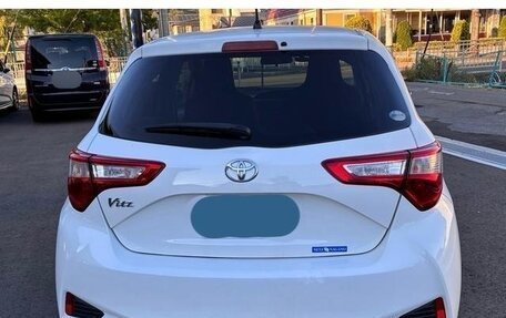 Toyota Vitz, 2017 год, 836 000 рублей, 2 фотография