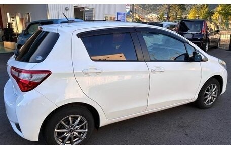 Toyota Vitz, 2017 год, 836 000 рублей, 3 фотография