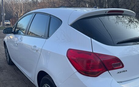 Opel Astra J, 2013 год, 610 000 рублей, 2 фотография