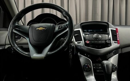 Chevrolet Cruze II, 2011 год, 699 900 рублей, 10 фотография