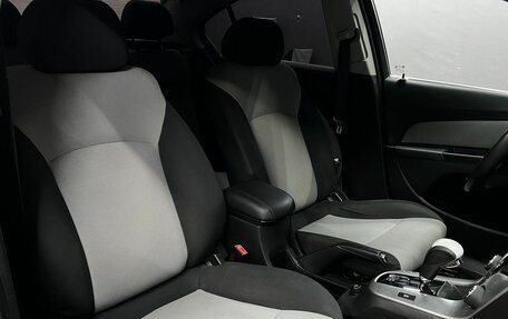 Chevrolet Cruze II, 2011 год, 699 900 рублей, 16 фотография