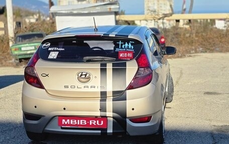 Hyundai Solaris II рестайлинг, 2011 год, 850 000 рублей, 2 фотография