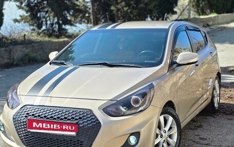 Hyundai Solaris II рестайлинг, 2011 год, 850 000 рублей, 5 фотография