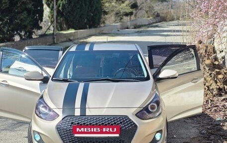 Hyundai Solaris II рестайлинг, 2011 год, 850 000 рублей, 6 фотография