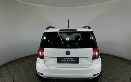 Skoda Yeti I рестайлинг, 2013 год, 1 100 000 рублей, 1 фотография