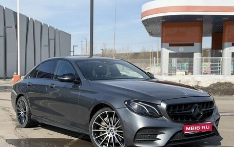 Mercedes-Benz E-Класс, 2018 год, 3 850 000 рублей, 1 фотография