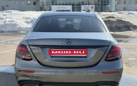 Mercedes-Benz E-Класс, 2018 год, 3 850 000 рублей, 5 фотография