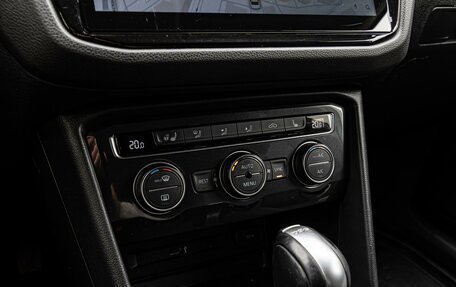 Volkswagen Tiguan II, 2018 год, 1 980 000 рублей, 13 фотография