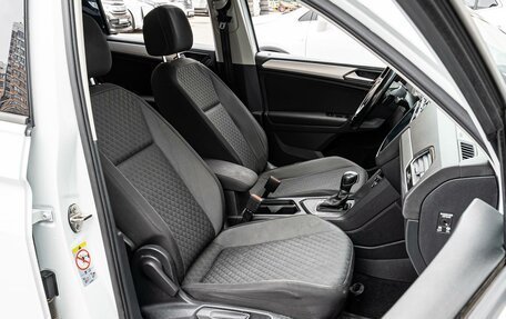 Volkswagen Tiguan II, 2018 год, 1 980 000 рублей, 8 фотография