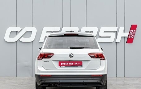 Volkswagen Tiguan II, 2018 год, 1 980 000 рублей, 4 фотография