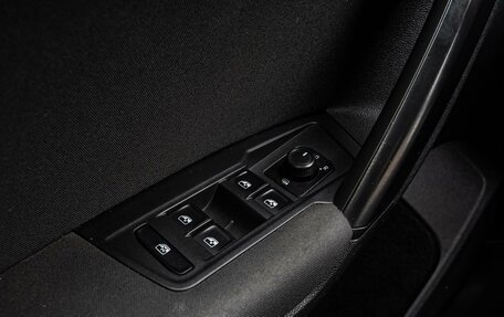 Volkswagen Tiguan II, 2018 год, 1 980 000 рублей, 20 фотография