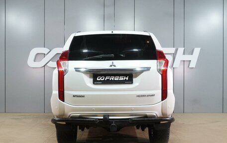 Mitsubishi Pajero Sport III рестайлинг, 2017 год, 2 549 000 рублей, 4 фотография
