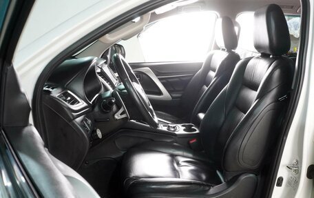 Mitsubishi Pajero Sport III рестайлинг, 2017 год, 2 549 000 рублей, 11 фотография