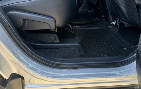 Toyota RAV4, 2015 год, 2 500 000 рублей, 21 фотография